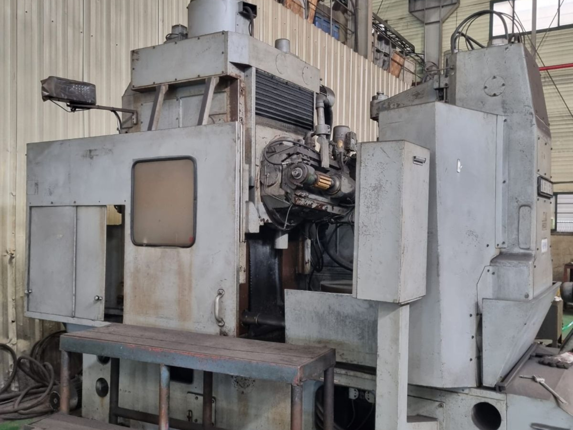 Liebherr L902 Gear Hobbing Machine